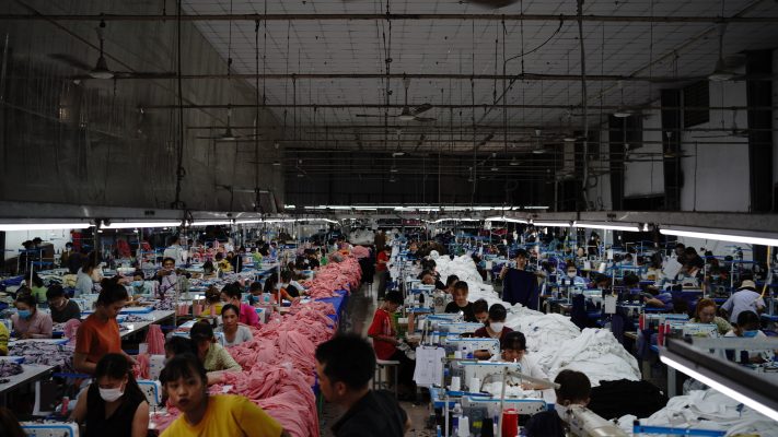 Xưởng gia công quần áo ở Hồ Chí Minh