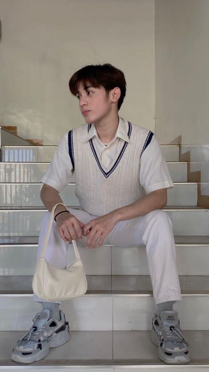 polo trắng với gile len